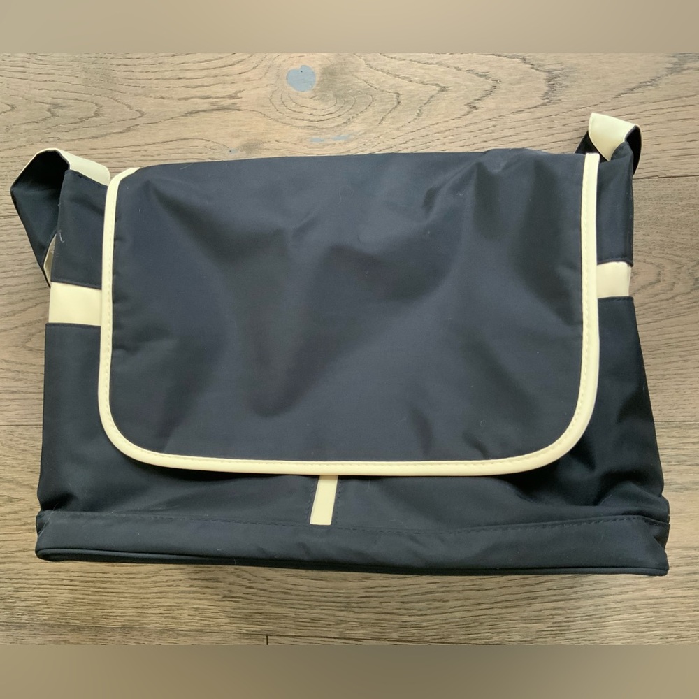 Medea Pumping Bag, Black and Tan.
